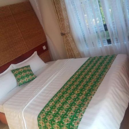 Tooro Fairway Hotel Fort Portal Bagian luar foto