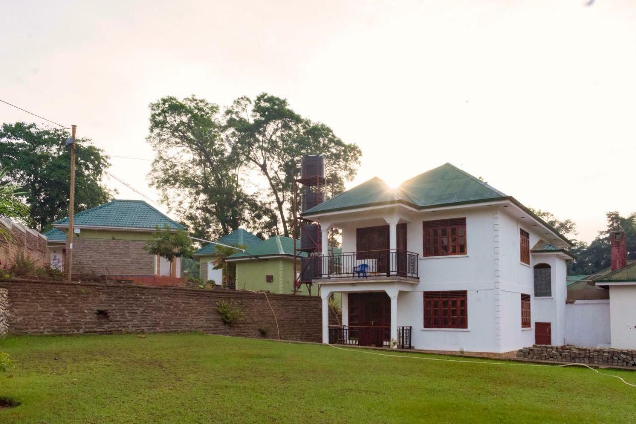 Tooro Fairway Hotel Fort Portal Bagian luar foto